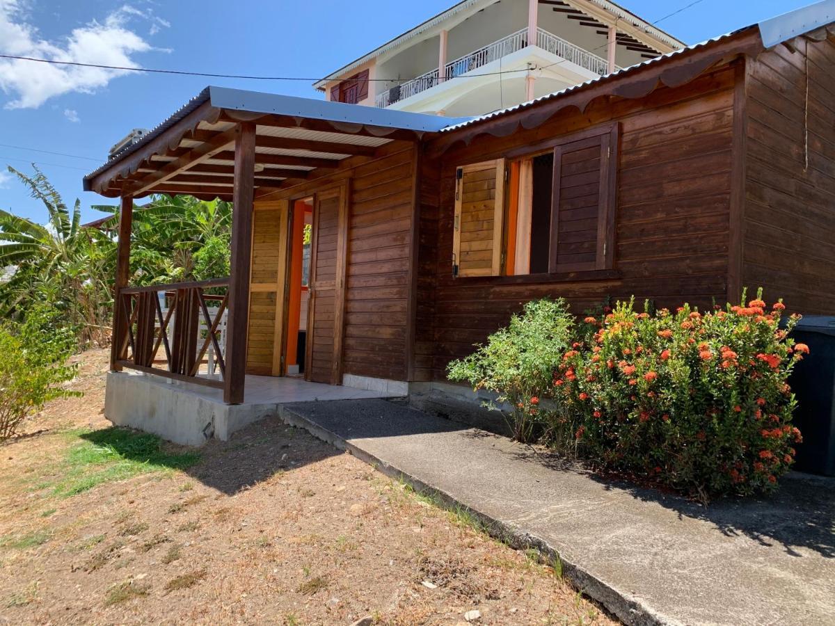 Bungalow Les Cerisiers Bouillante Bagian luar foto